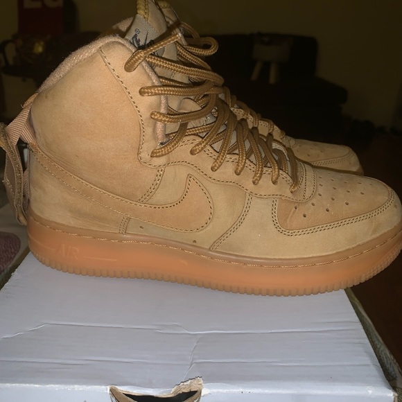 AIR FORCE 1 HIGH LV8 (GS) SIZE 5y - Picture 6 of 8